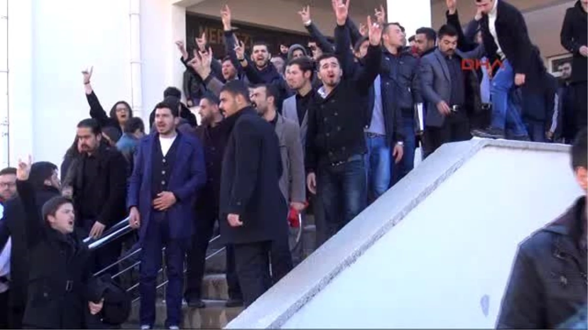 Cumhuriyet Üniversitesi\'nde \'Fırat Çakıroğlu\' Protestosu