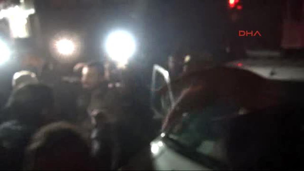 Gaziantep Lastik Yakıp Elektrik Kesintilerini Protesto Ettiler