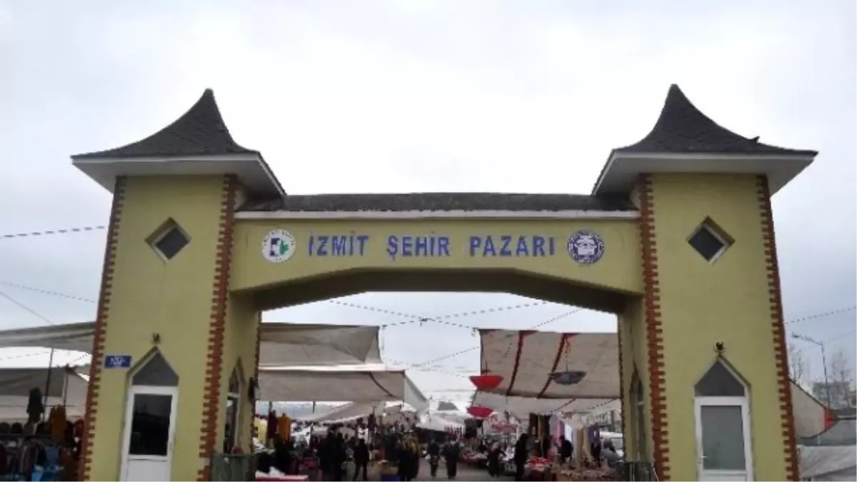 İzmit Belediyesi\'nden Pazar Açıklaması