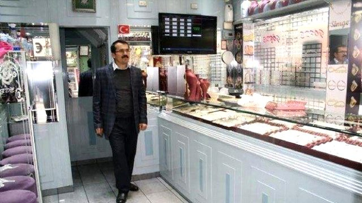 Kuyumcuyu Soymak İsterken Polise Yakalandı