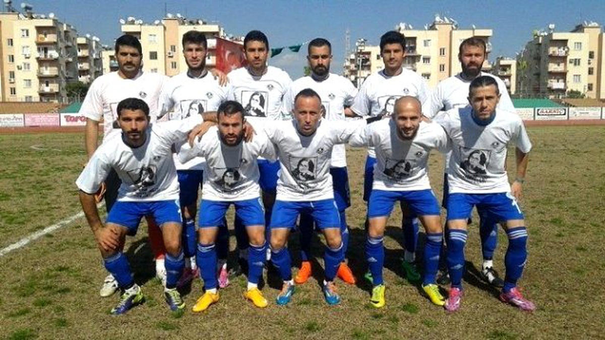 Mersin Büyükşehir Belediyesi \'Özgecan\' Tişörtü Dağıttı