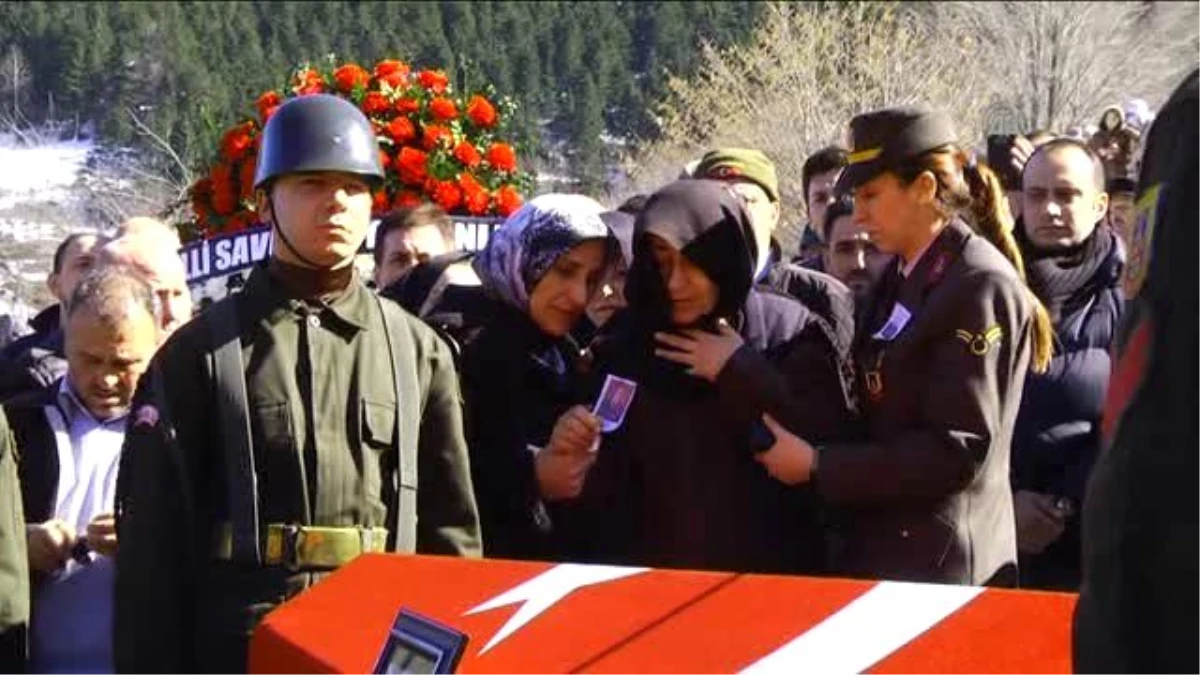 Şehit Astsubay Başçavuş Halit Avcı\'nın Cenaze Töreni