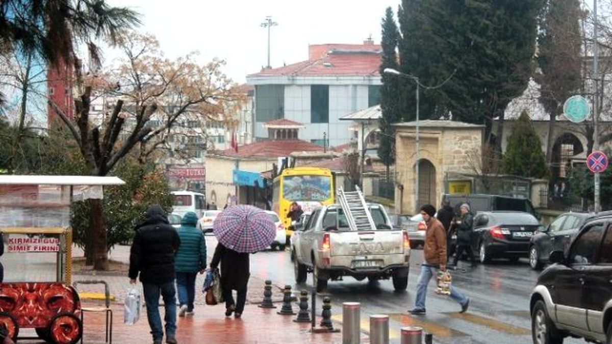 Tekirdağ Haftaya Yağmurla Başladı