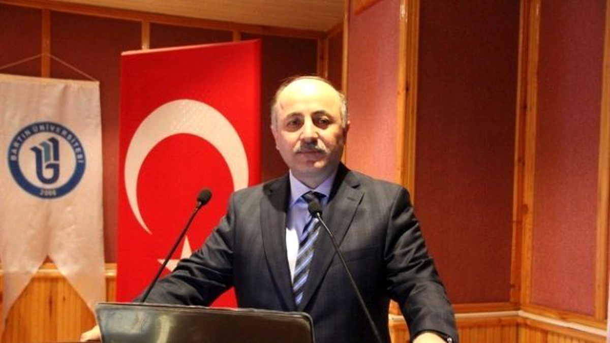 Vali Azizoğlu: "Üniversitemiz Toplumun Bütün Dertleriyle Dertleniyor"