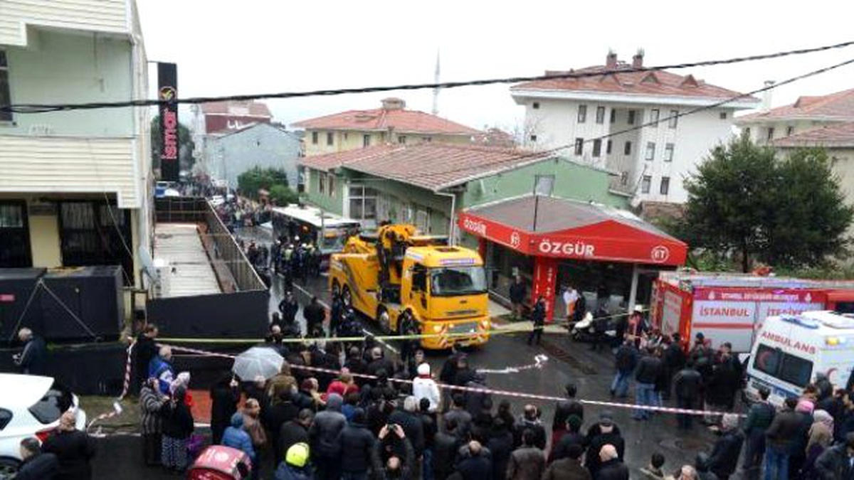 Yeniden// Sarıyer\'de Otobüs Dehşeti: 2 Ölü, 8 Yaralı
