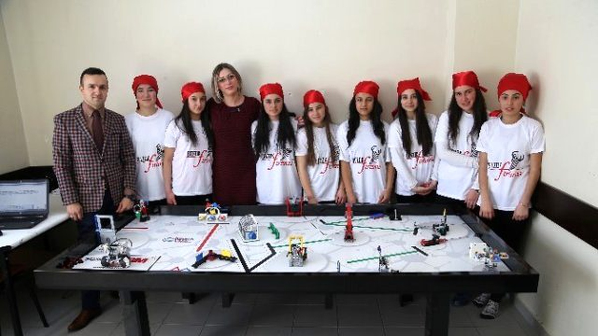 Zübeyde Hanım Kız Meslek Lisesi Bilim Kahramanları Turnuvasında Yozgat\'ı Temsil Edecek