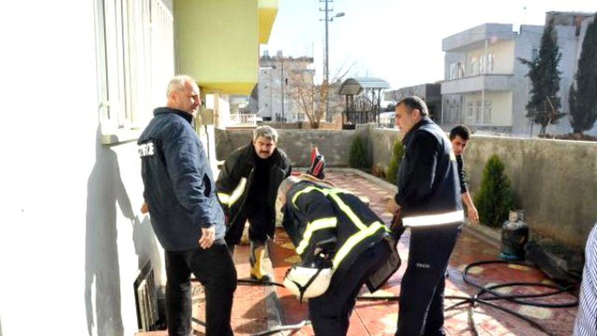 Adıyaman\'da Bodrum Katta Çıkan Yangını İtfaiye Söndürdü