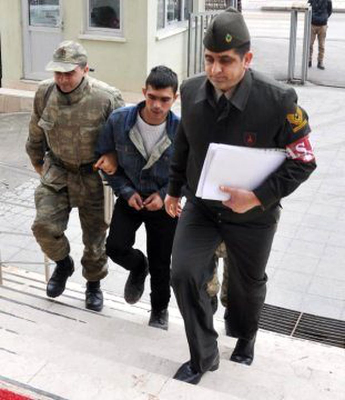 Askerden İzinli Geldi, Üvey Annesini 30 Bıçak Darbesiyle Öldürdü (2)