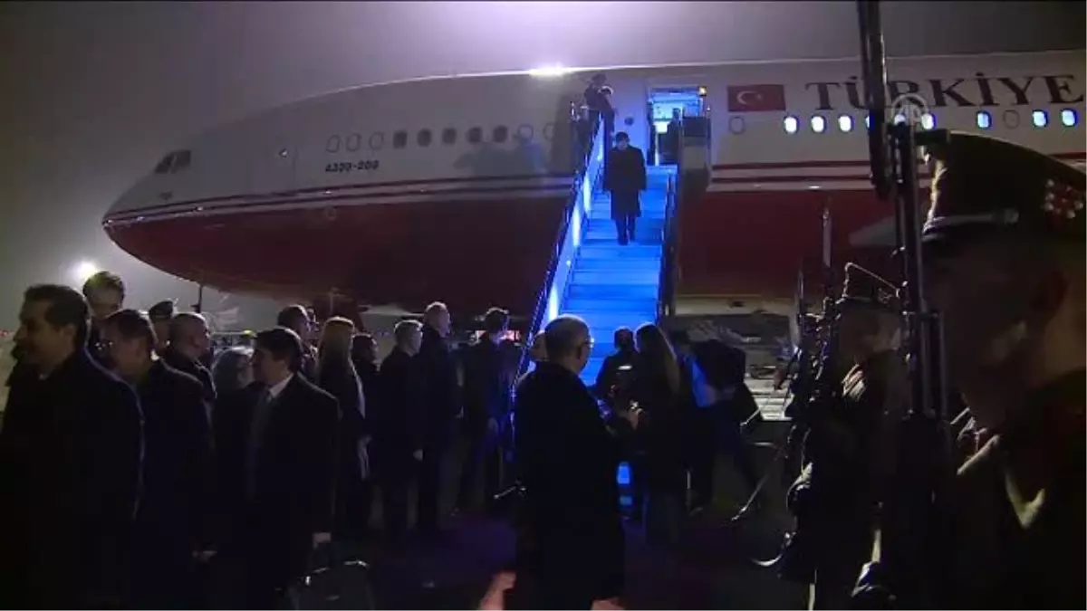 Başbakan Davutoğlu Macaristan\'a Geldi