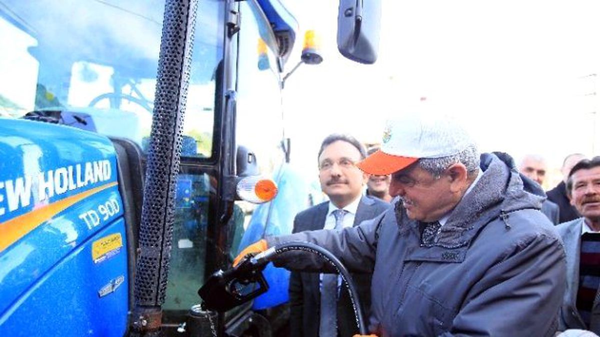 Başkan: "Eli Nasırlı Çiftçilerimize Destek Oluyoruz"