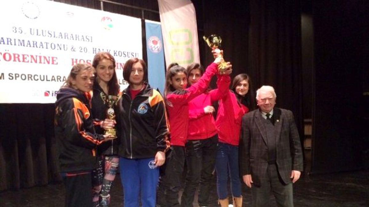 Batman Üniversitesi Atletizm Takımı Türkiye Şampiyonu Oldu