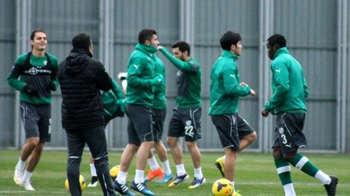 Bursaspor\'da Mersin İdmanyurdu\'na Hazırlanıyor