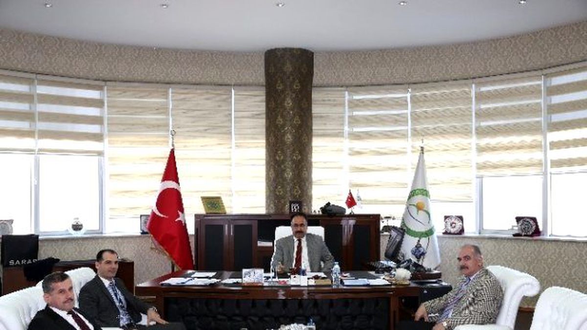 Caferov\'dan Rektör Yılmaz\'a Ziyaret