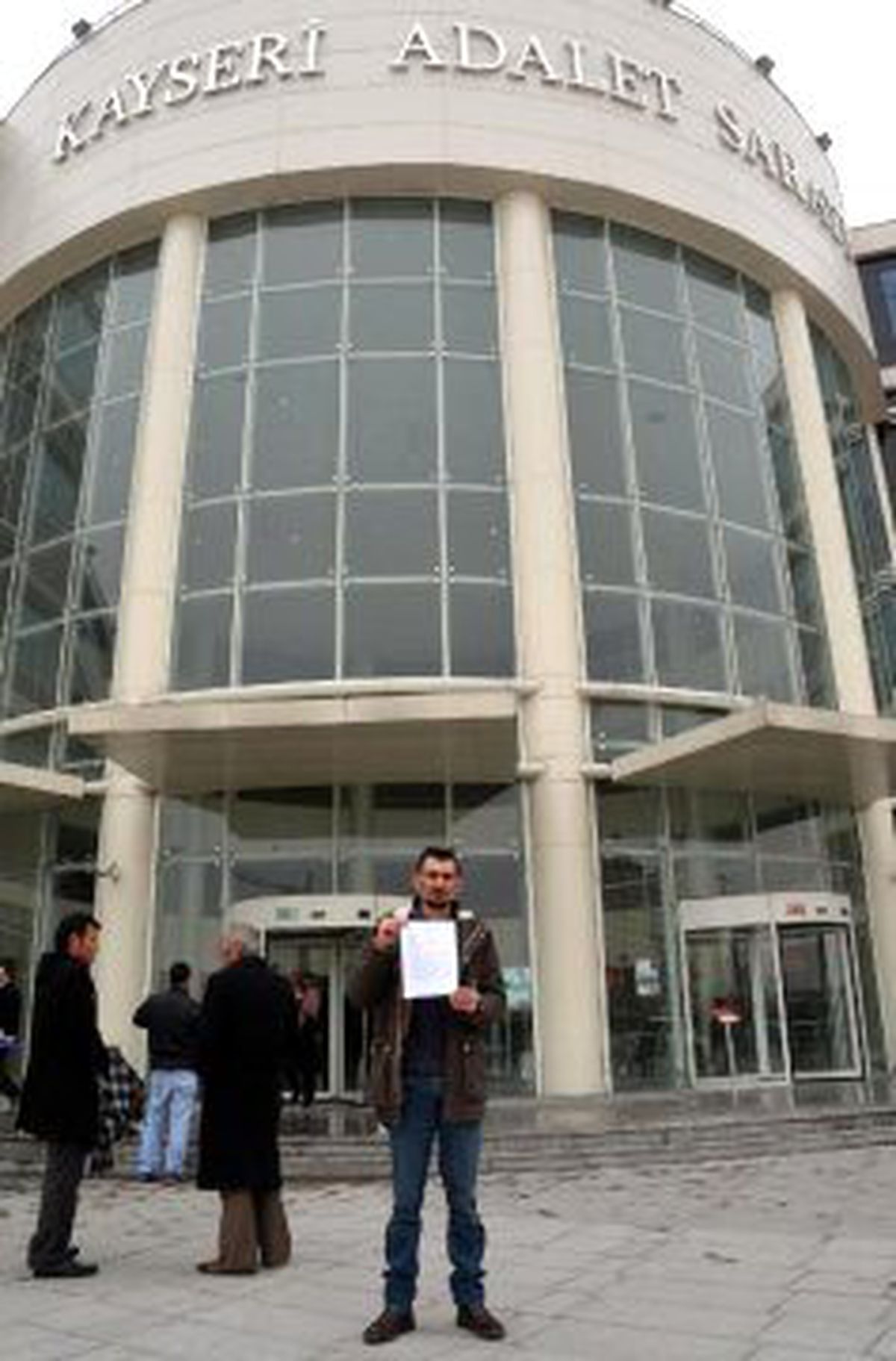 Dernek Başkanı Dolandırıldığını İddia Etti