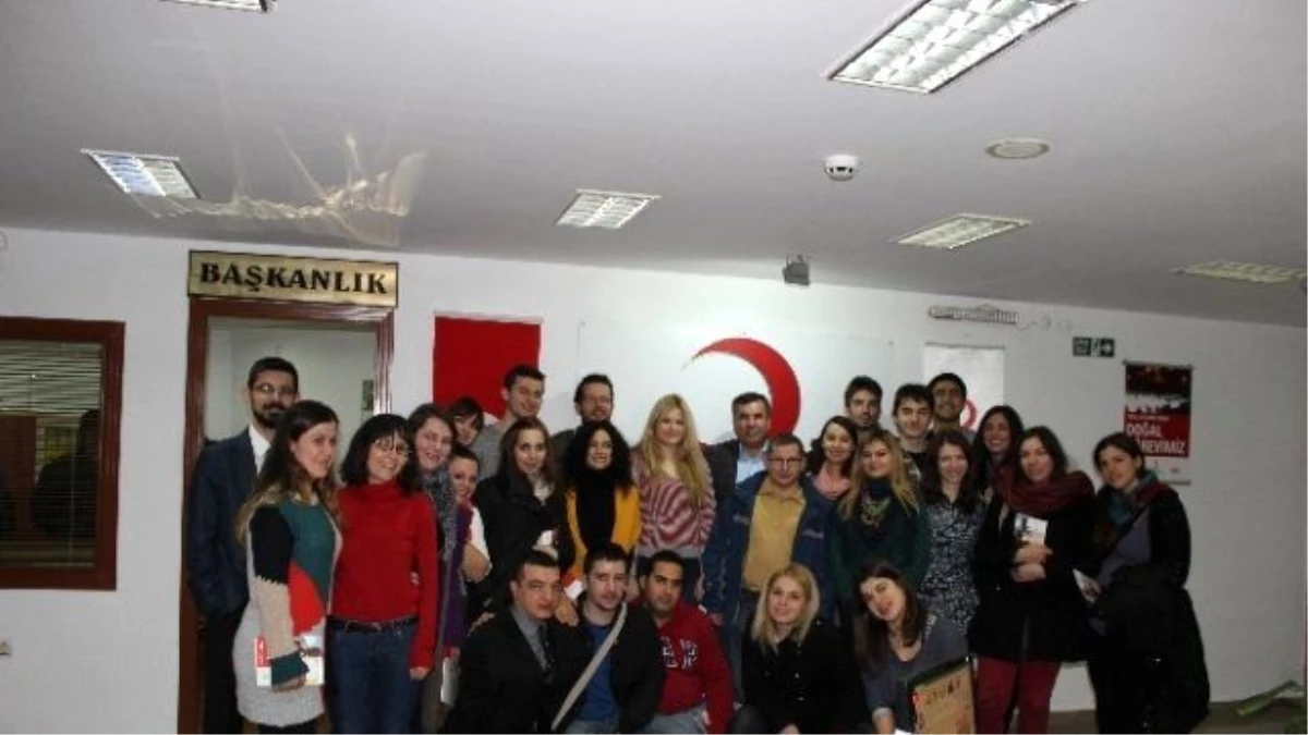 Erasmus ve Gençlik Programı Kursiyerlerinden Kızılay\'a Ziyaret