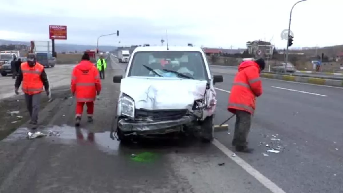Gölbaşında Trafik Kazası: 2 Yaralı