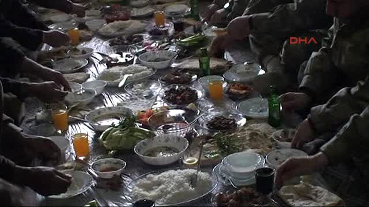 Hakkari Mehmetçik, Şemdinli\'deki Şehit Ailelerini Unutmadı