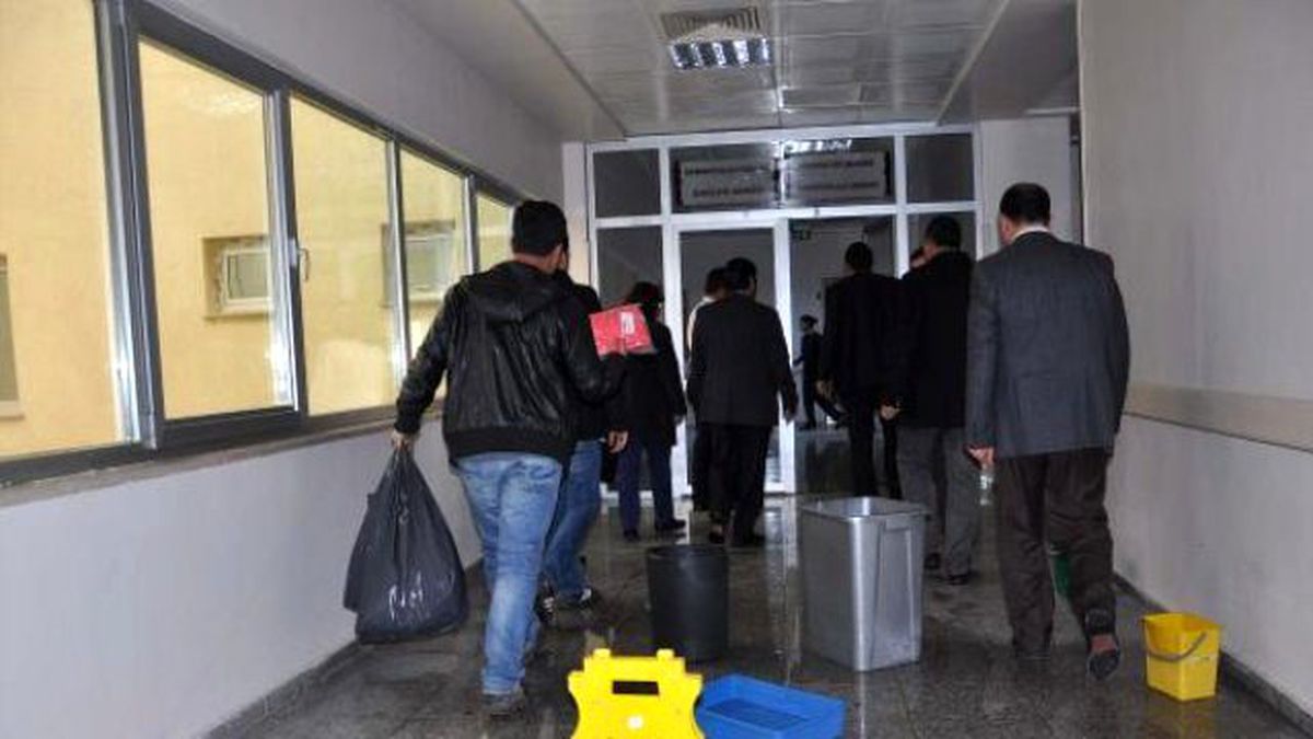 Hastaneden Sızan Suya Kovalı Önlem