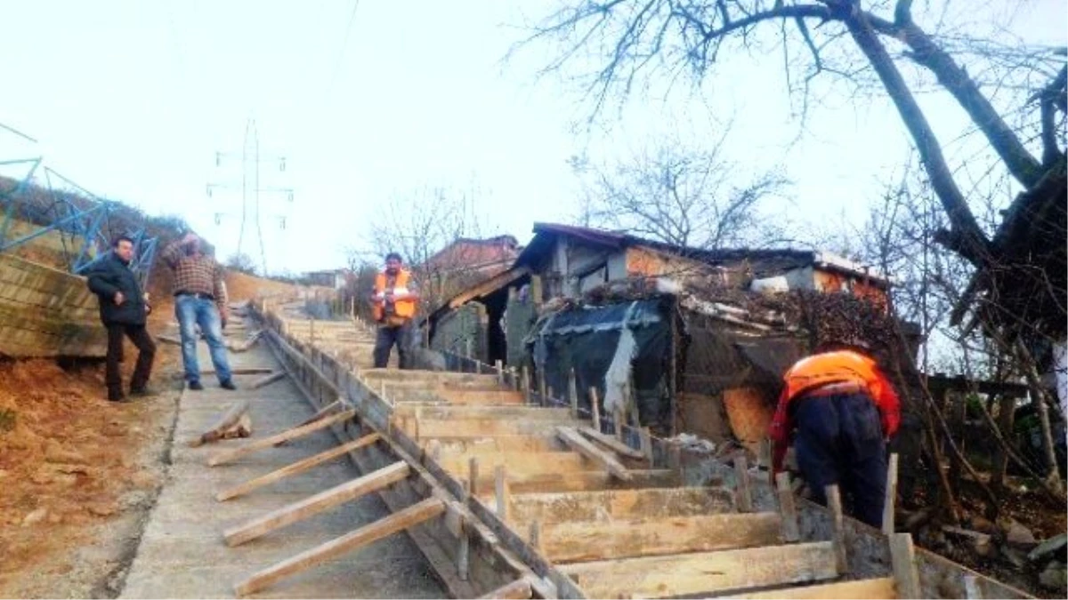 İzmit Fen İşleri Yoğun Mesai Yapıyor