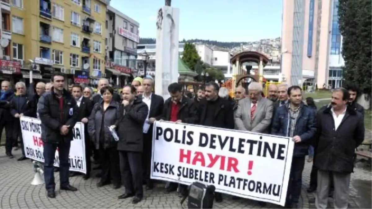 İzmit\'te İç Güvenlik Yasa Tasarısı Protestosu