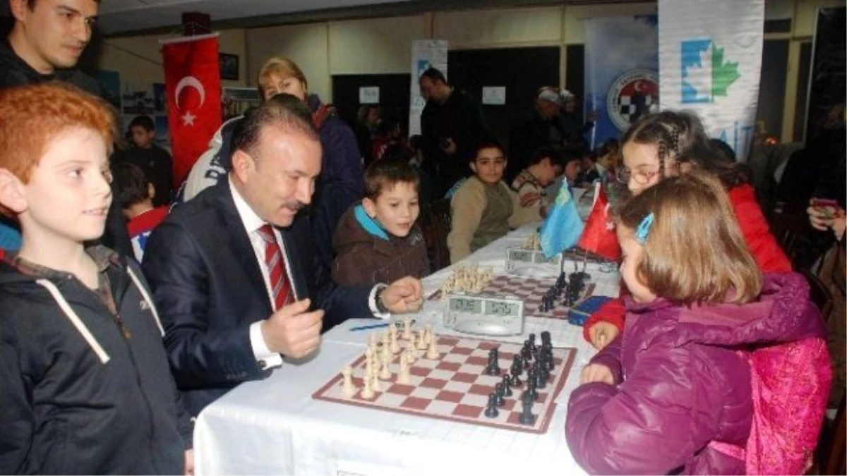 İzmit\'te Satranç Turnuvası