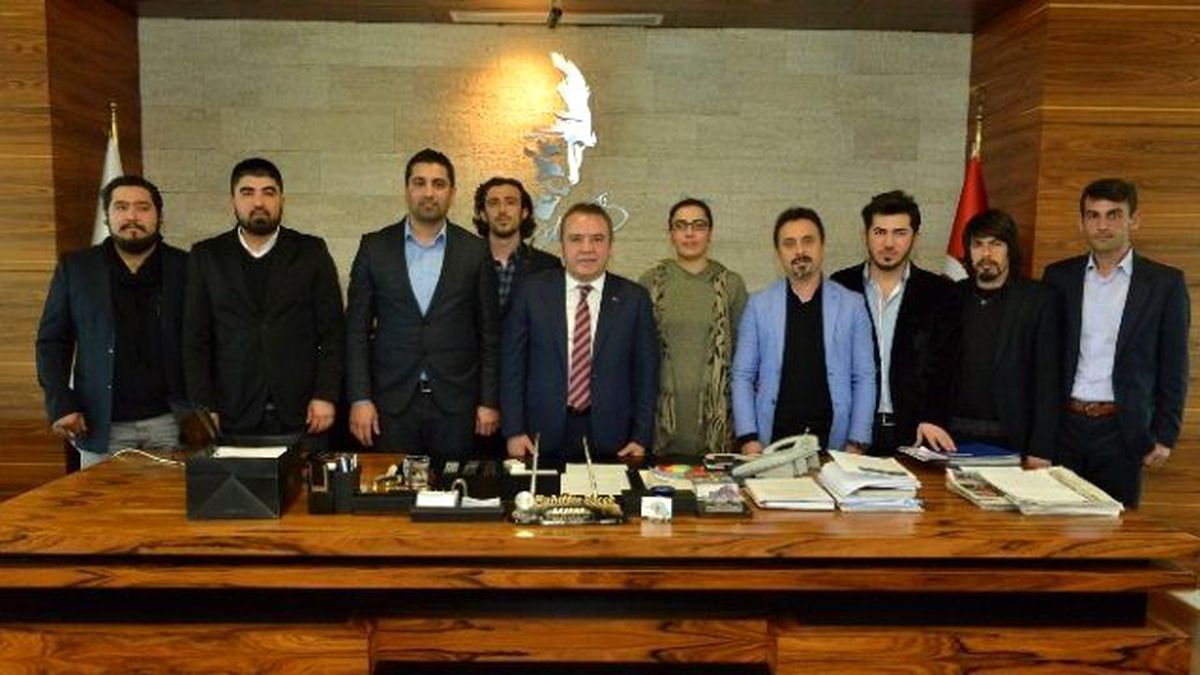 Kuaförlerden Başkan Böcek\'e Teşekkür