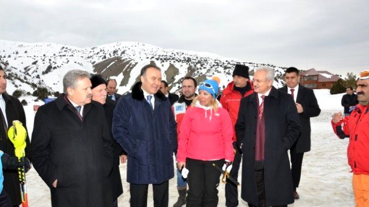 Kudaka Yönetim Kurulu Üyeleri Ergan Dağında Kayak Yaptı