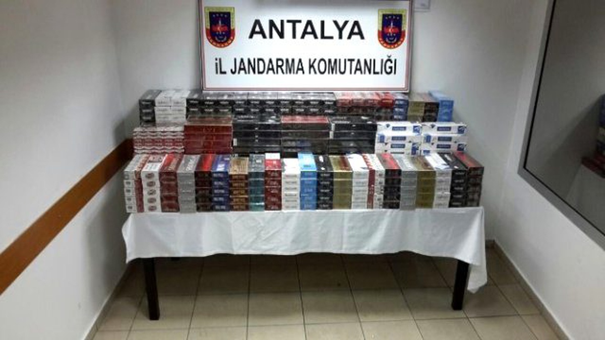 Manavgat\'ta 5 Bin 110 Paket Gümrük Kaçağı Sigara Ele Geçirildi