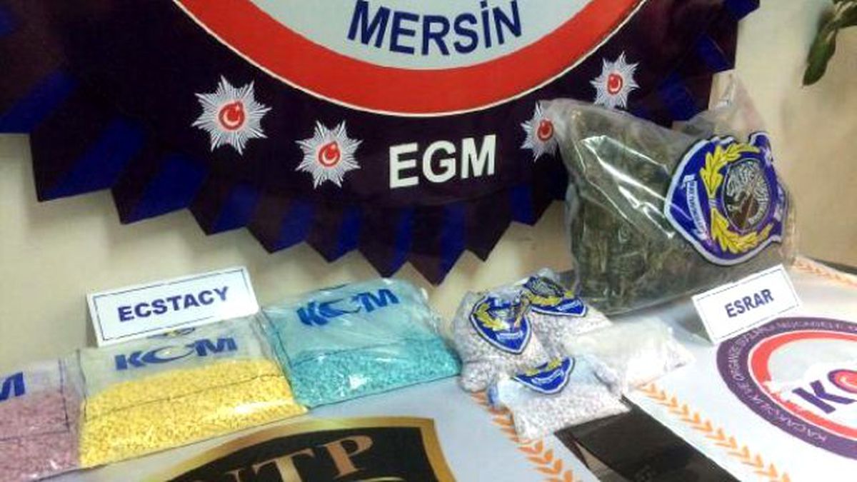 Mersin\'de Uyuşturucu Operasyonu: 12 Gözaltı
