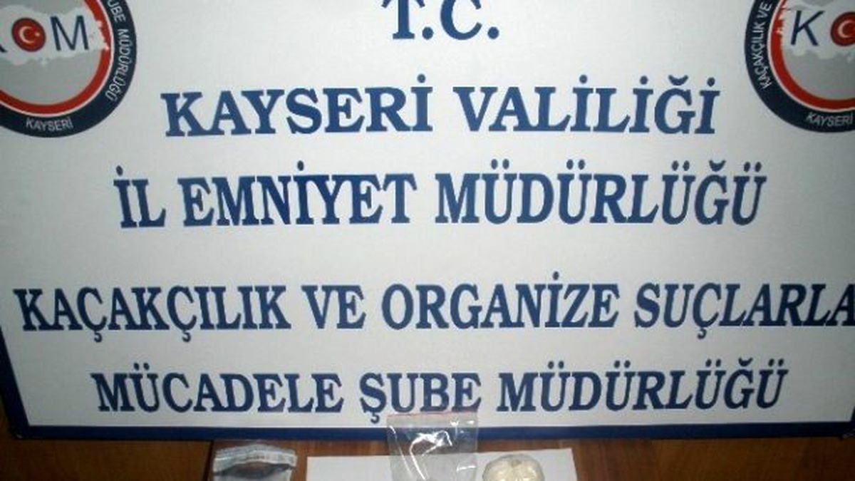 Metamfetamin Maddesini Paraya Sardı İç Çamaşırına Sakladı
