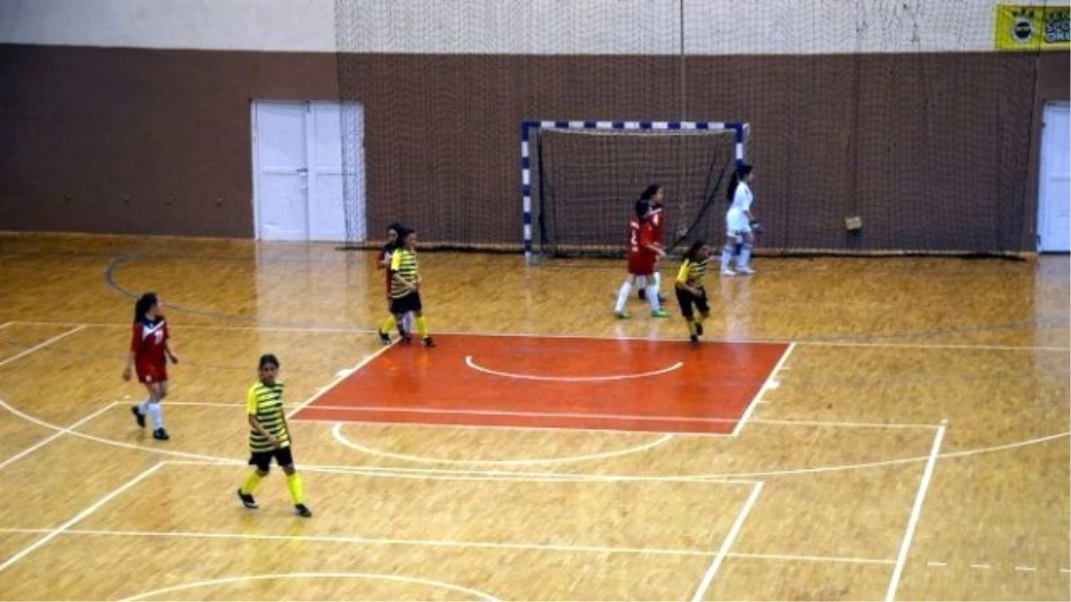 Okullar Arası Yıldızlar Futsal İl Birinciliği Müsabakaları Tamamlandı