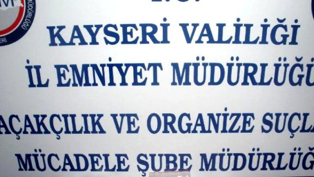 Otomobil ve İç Çamaşırında Metamfetamin Ele Geçirilen Şüpheli Tutuklandı