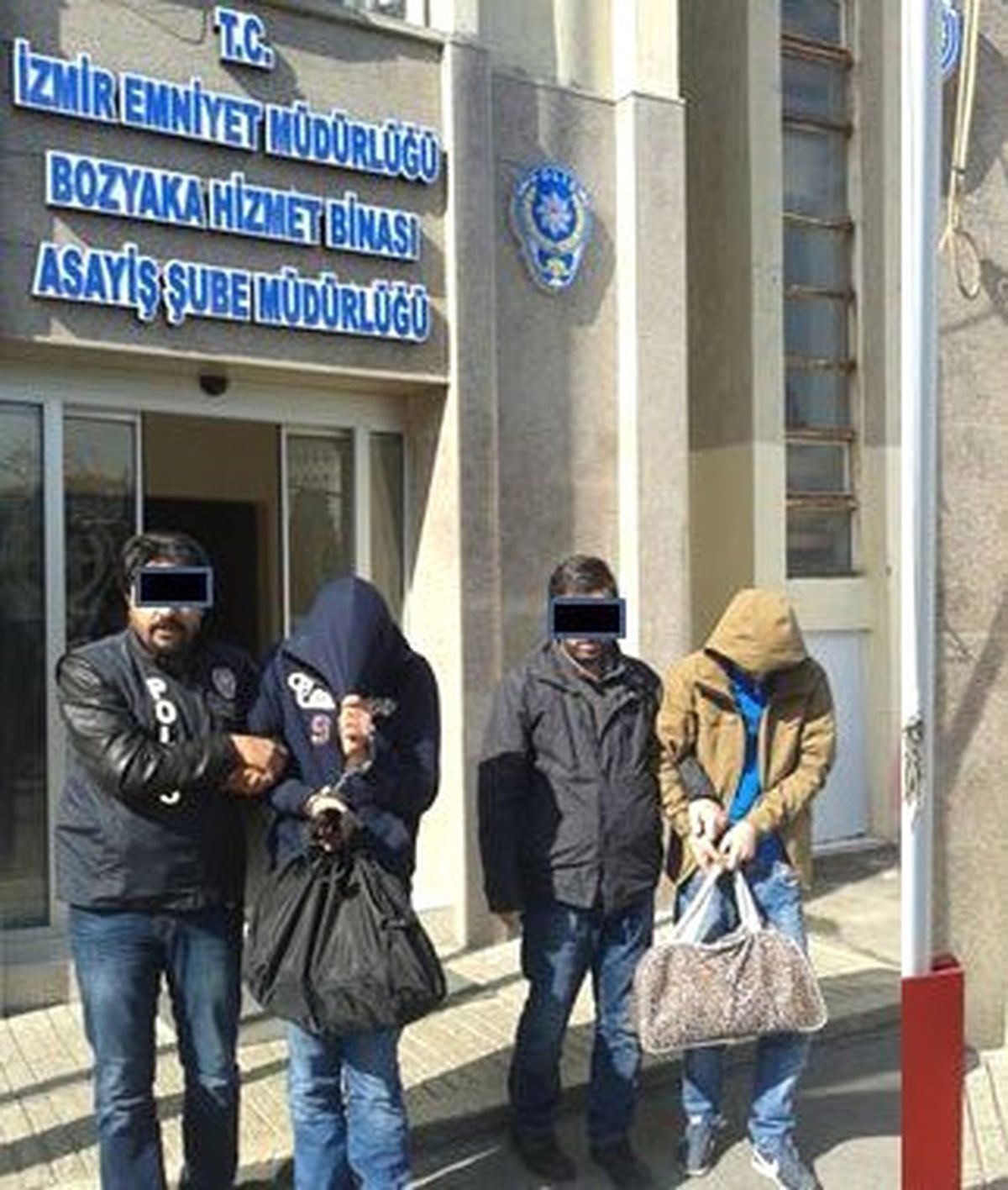 Polis Şüphe Üzerine 2 Kişiyi Yakaladı, Hırsılık Şebekesi Çıktı