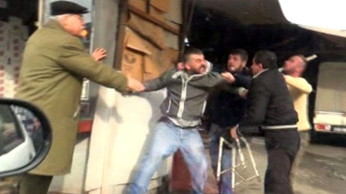 Sarhoşlar Tekme Tokat Kavga Etti