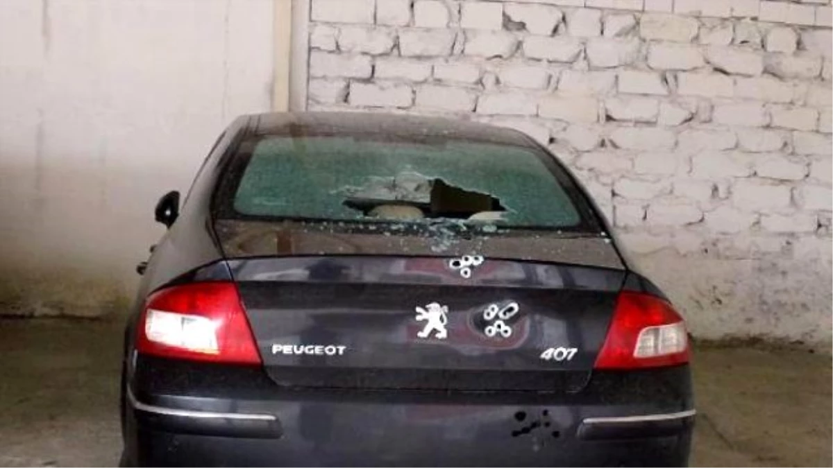 Tosya Belediye Başkan Yardımcısı\'nın Otomobiline Silahlı Saldırı