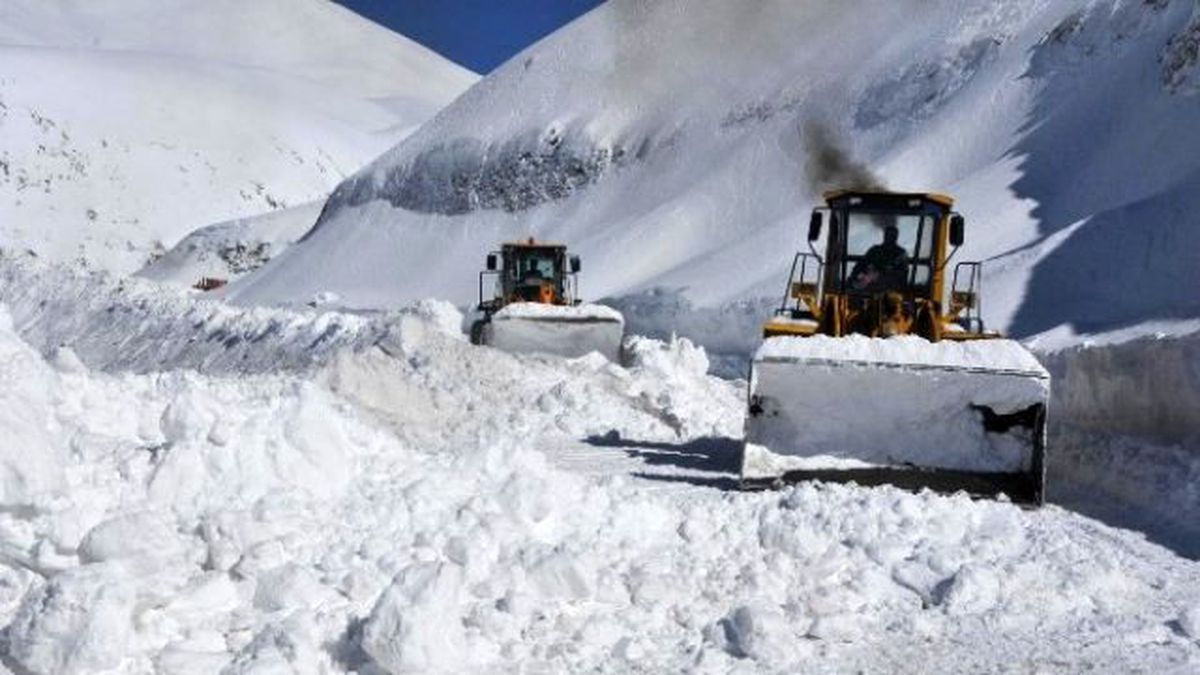 Van-bahçesaray Yolu Ulaşıma Açıldı