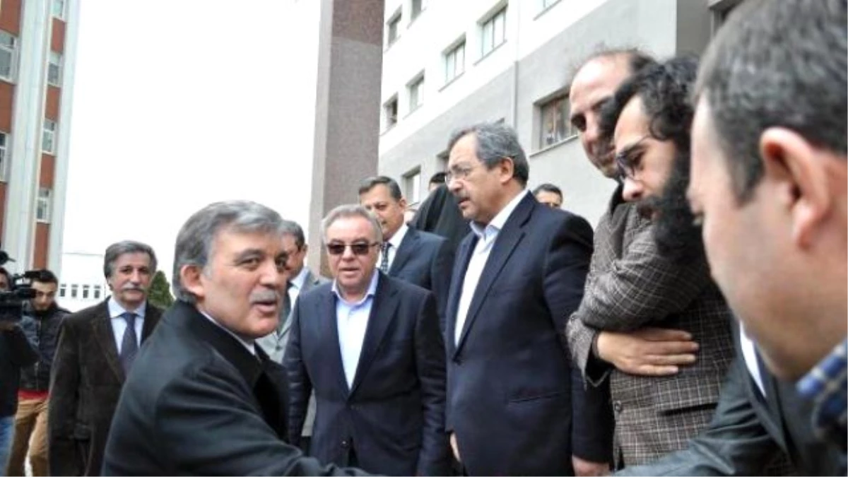 Abdullah Gül, Babası ve Bir Yakınını Hastanede Ziyaret Etti