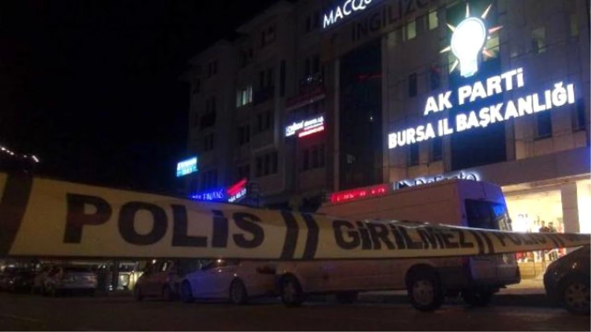 AK Parti Bursa İl Binası Önünde Bomba Paniği