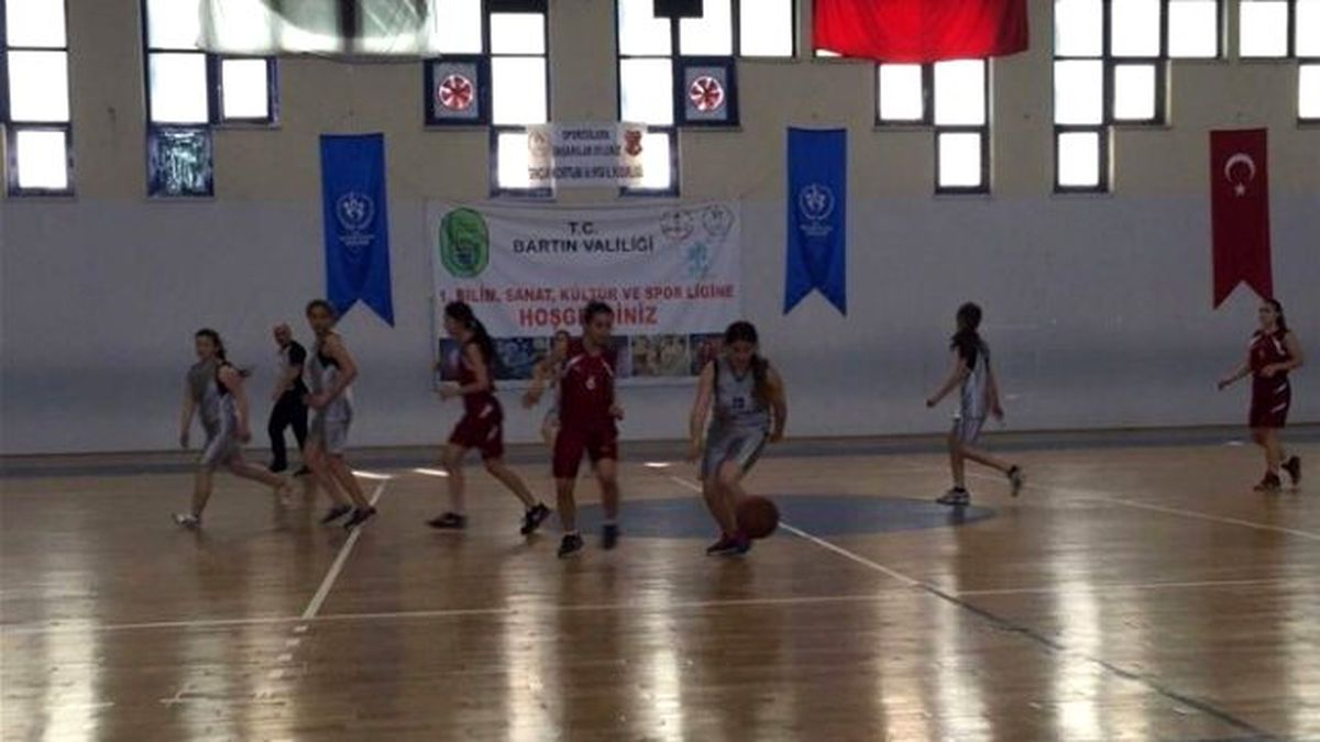 Bartın\'da Okullar Arası Basketbol Müsabakaları Sona Erdi