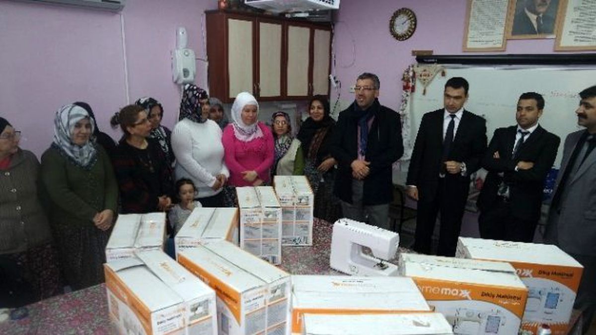 Başkan Güler\'den Halk Eğitime Dikiş Makinesi Desteği