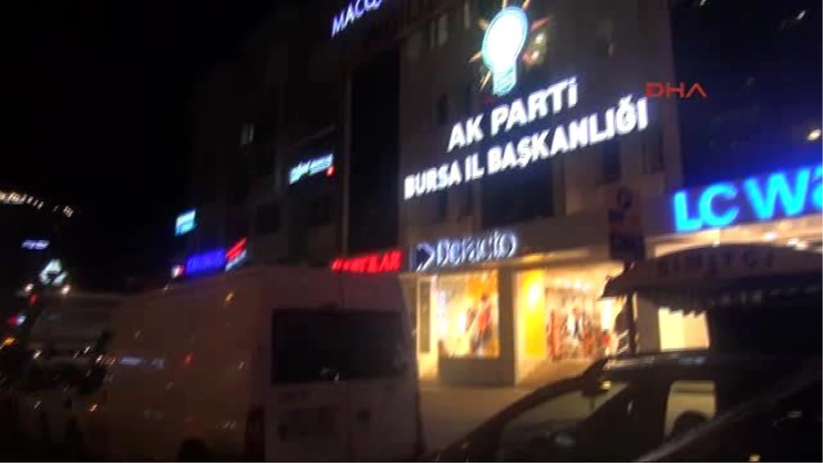 Bursa - AK Parti İl Binası Önünde Bomba Paniği