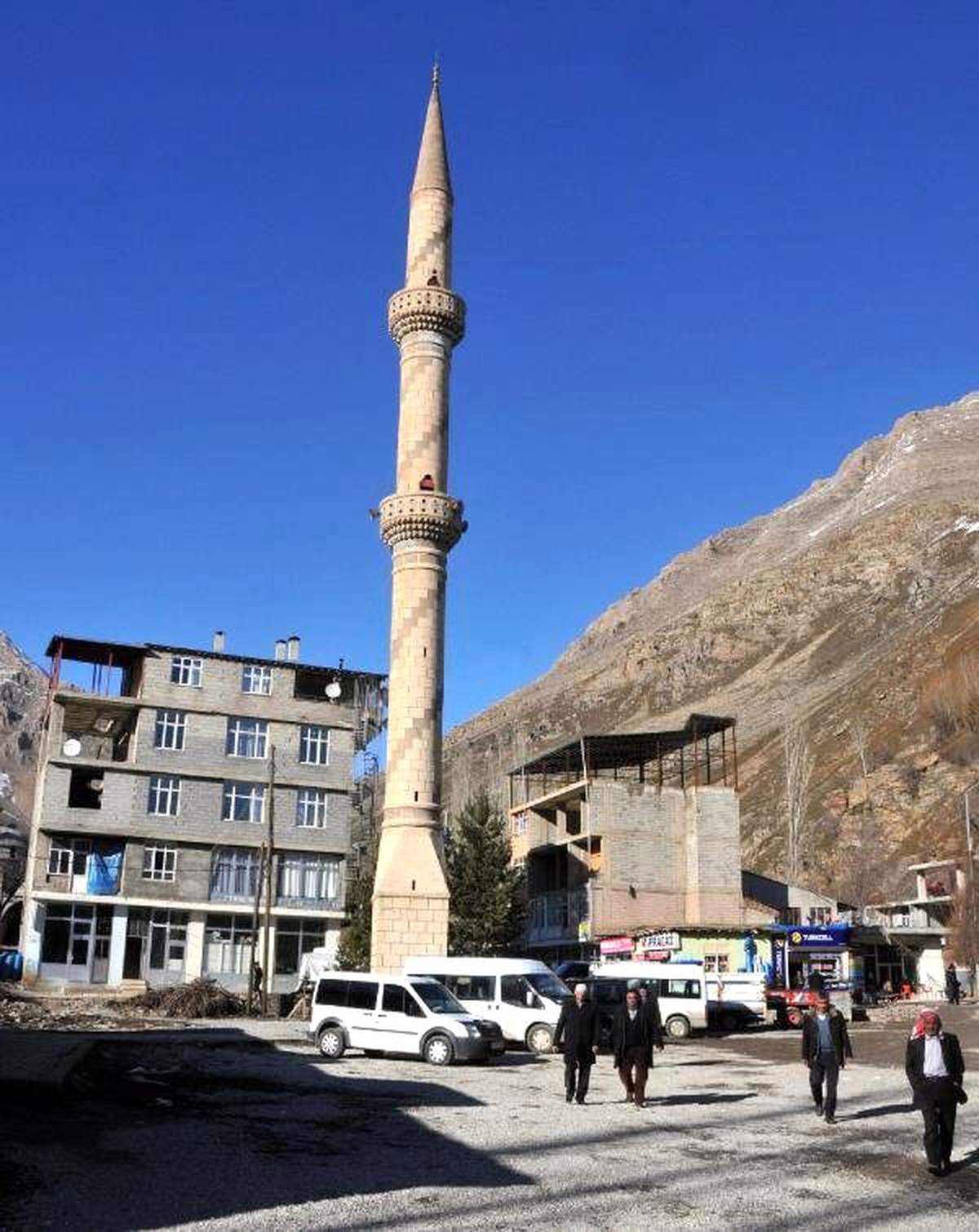 Camisi Yıkılan Minare Saat Kulesi Yapılacak