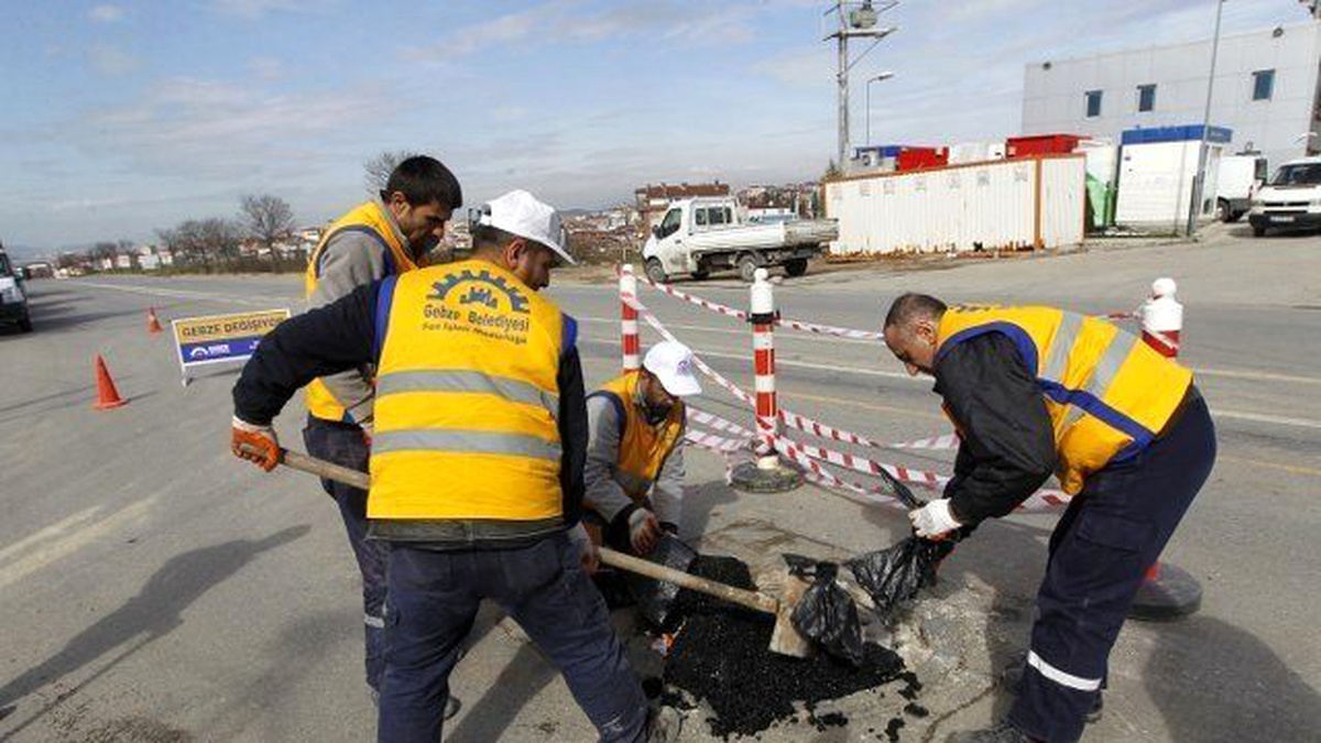 Gebze Belediyesi Fen İşlerinden Asfalt Bakım-onarımı