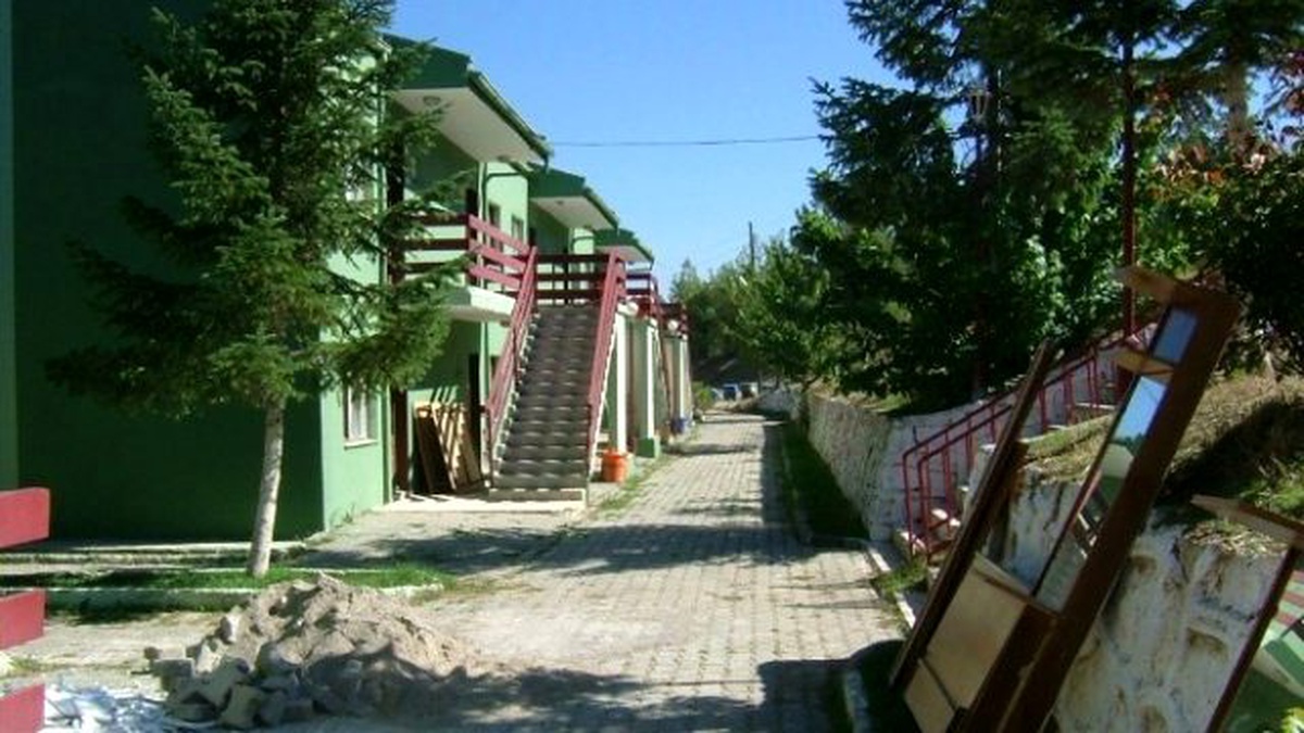Gediz Ilıca Kaplıcası Apart Otelleri Bakım Onarıma Alınıyor