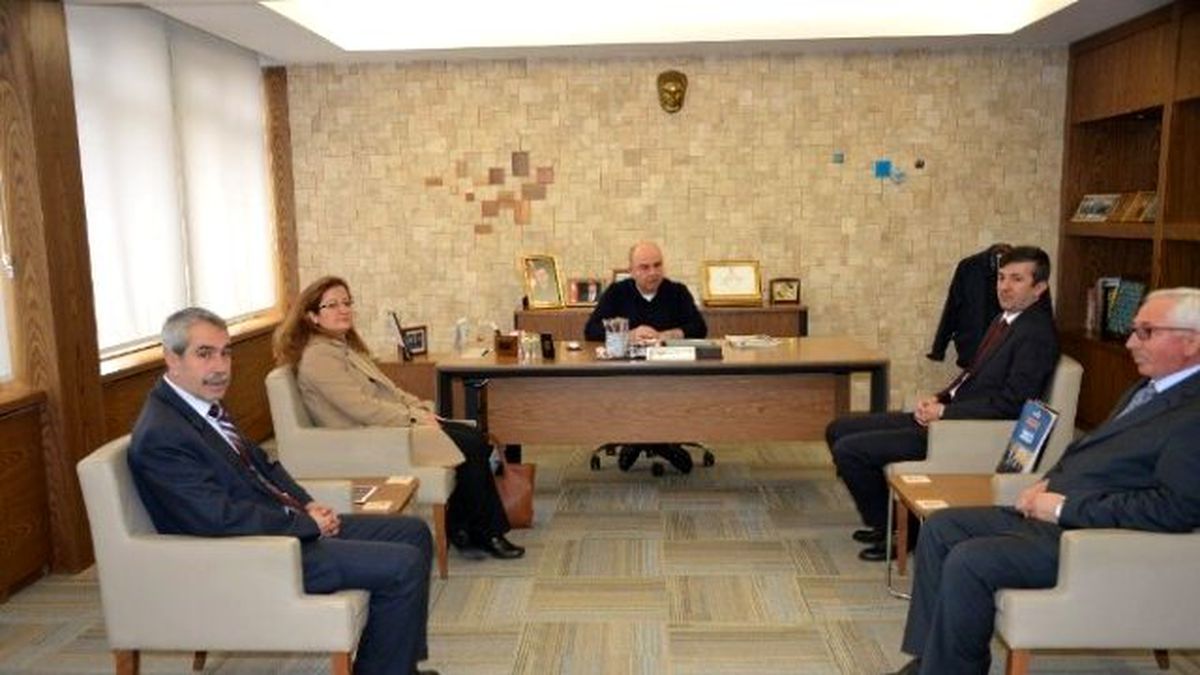 Gediz Vergi Dairesinden Başkan Saraoğlu\'na Ziyaret