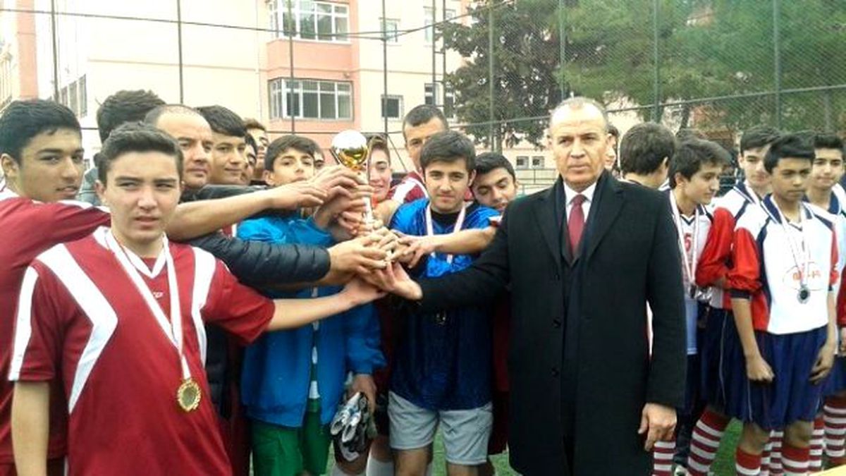 Genç Erkeklerde Futsalın Şampiyonu Endüstri Meslek Lisesi Oldu