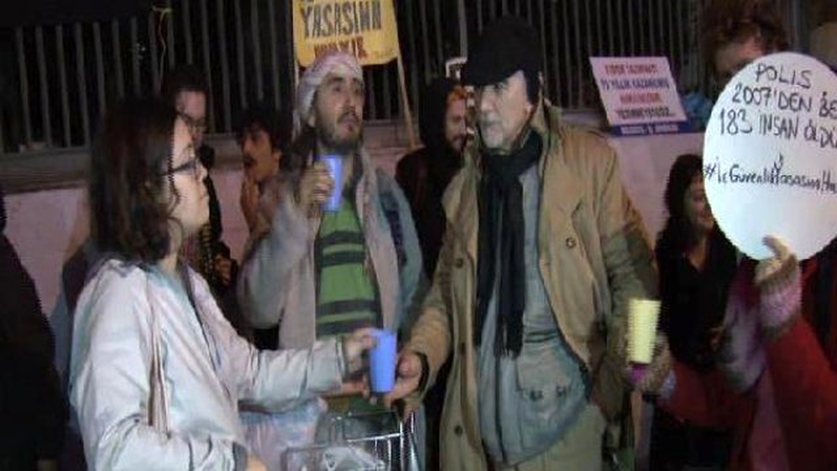 İç Güvenlik Paketi\'ni Çorba Dağıtarak Protesto Ettiler
