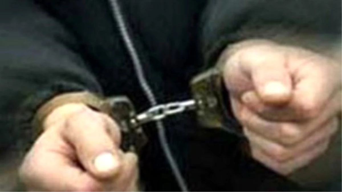Çukurca\'da 1 Polis Memuru Gözaltına Alındı