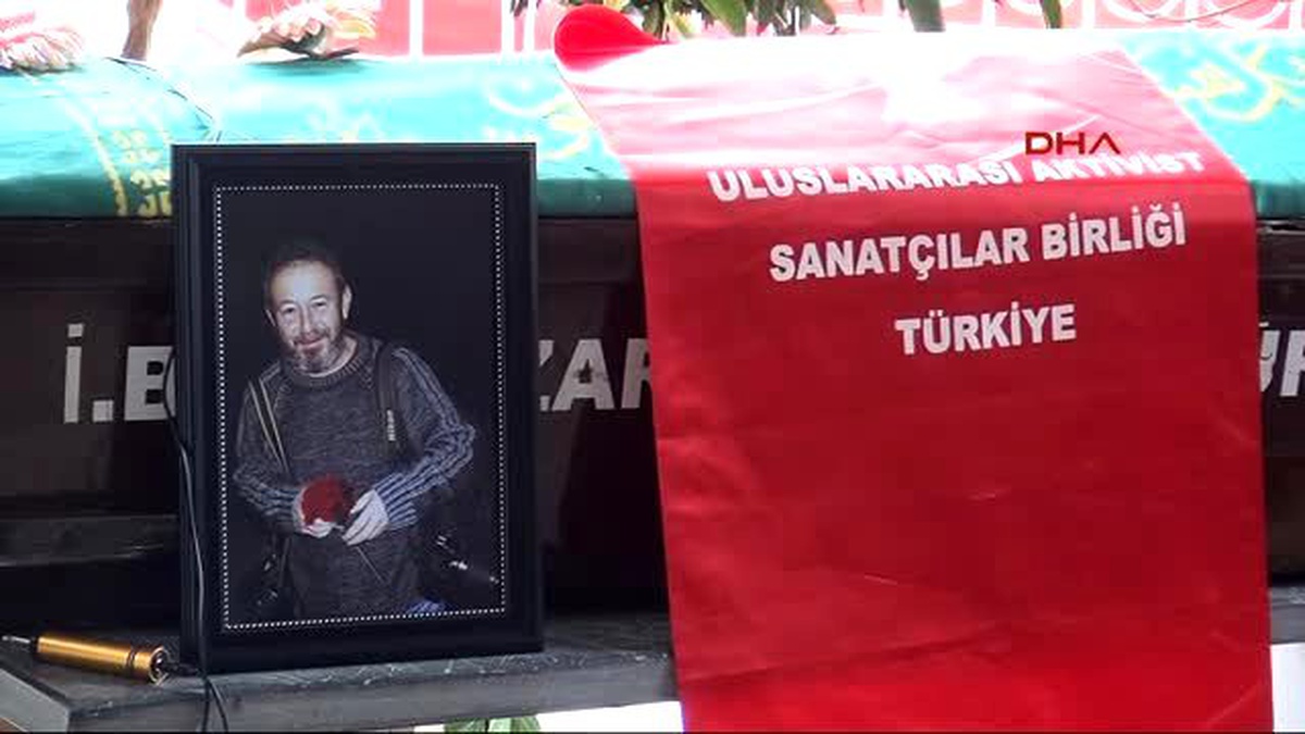 İzmir Gazeteci Sedat Peker Son Yolculuğuna Uğurlandı