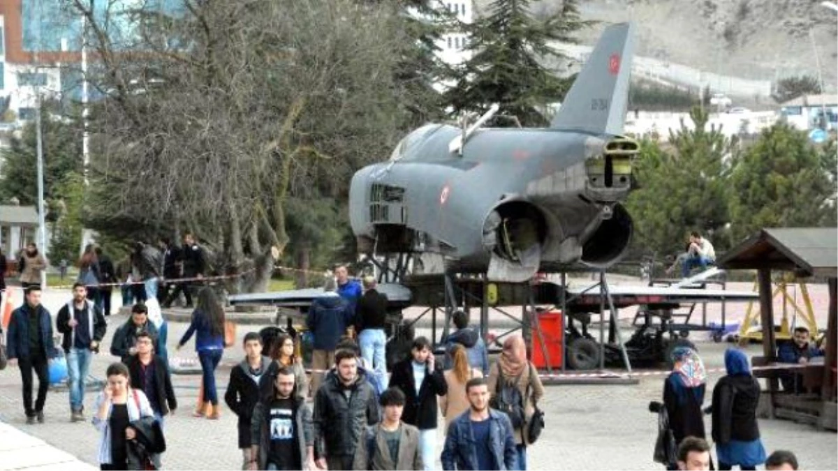 Karabük Üniversitesi\'nde Savaş Uçağı Sergilenecek